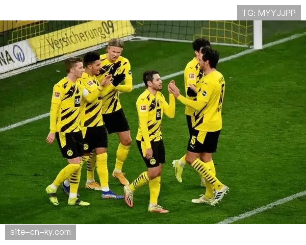 法兰克福德甲联赛3比3战平多特蒙德 进攻火力全开防守存隐忧 法兰克福德甲联赛3比3战平多特蒙德 进攻火力全开防守存隐忧